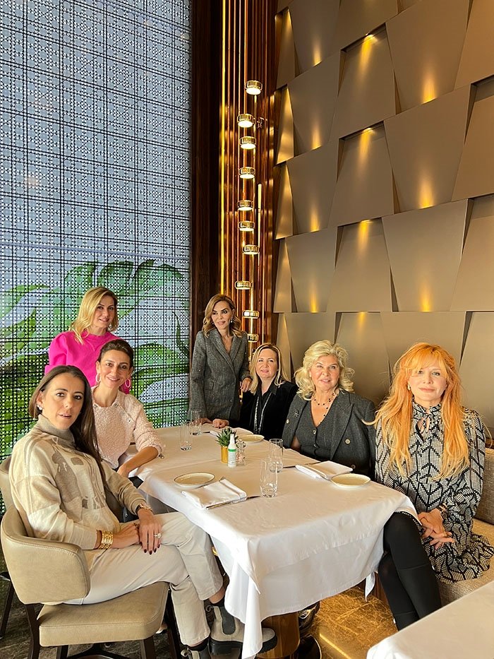 Bahar Şer, Beyza Uyanoğlu, Yasemin Çağlar, Feryal Gülman, Yeşim Çağlar Hattat, Sevim Uyar, Berrin Zorlu