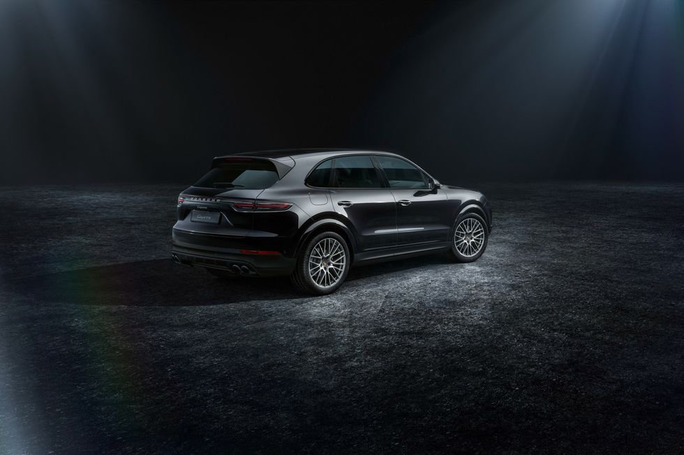 2022-porsche-cayenne-platinum-edition-3