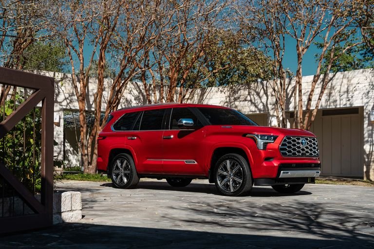 2023-toyota-sequoia-capstone-4