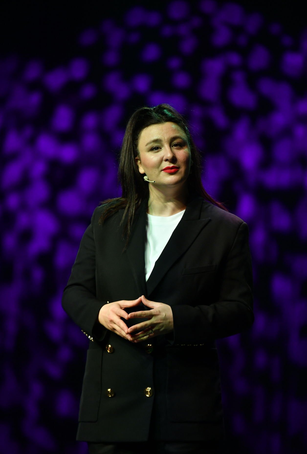 Yasemin Sakallıoğlu 1