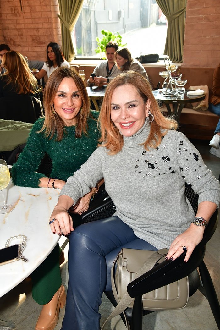 Arzu Kunt, Müge Tezman Sırmabıyık