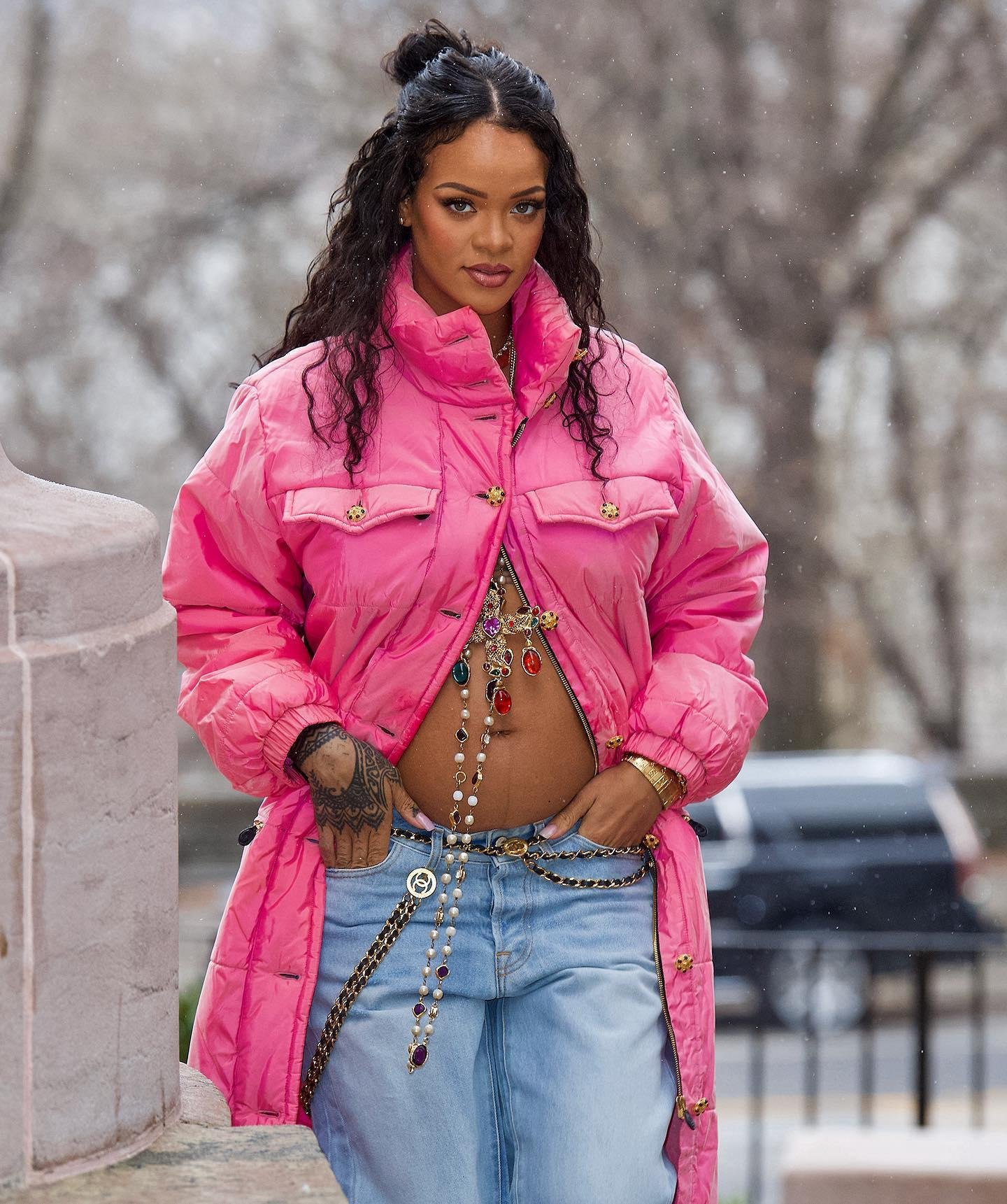 Dünyaca ünlü şarkıcı Rihanna