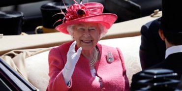 Kraliçe-II.-Elizabeth-1