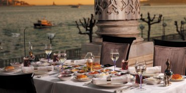 Çırağan Sarayı'nda Ramazan sofrası