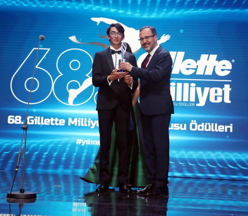 Mete Gazoz,Mehmet Muharrem Kasapoğlu