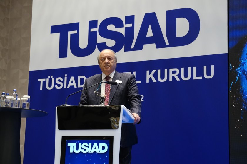 Tuncay Özilhan
