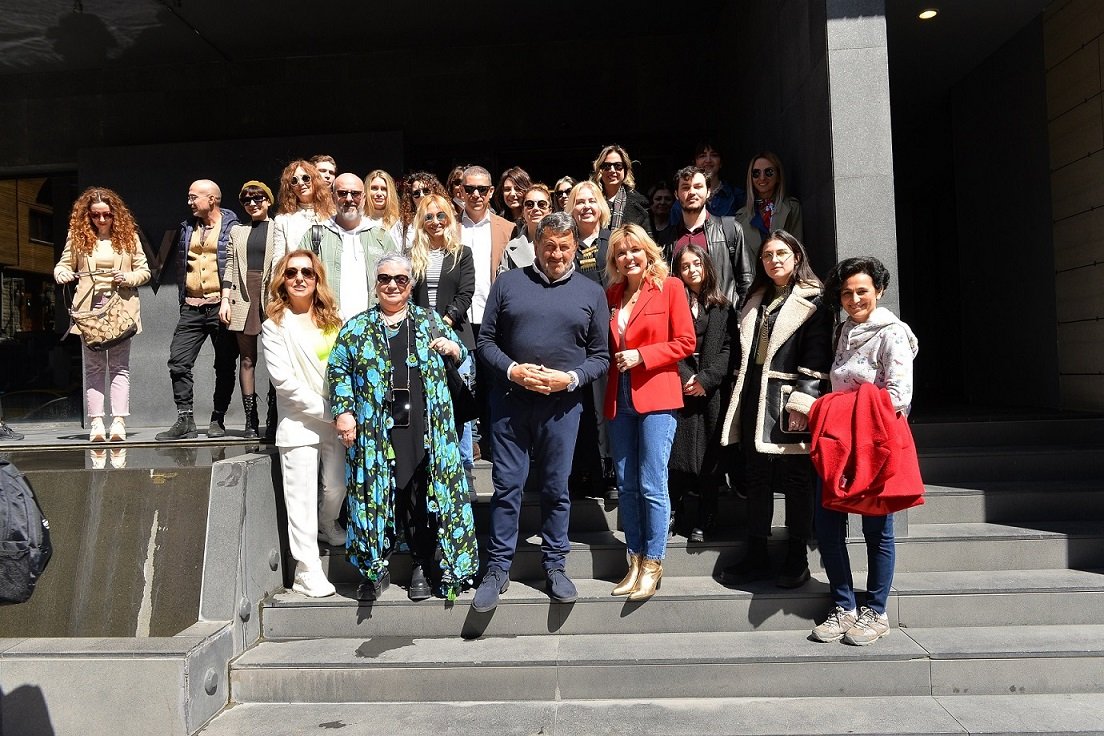 İyilikİcinSanatDernegi