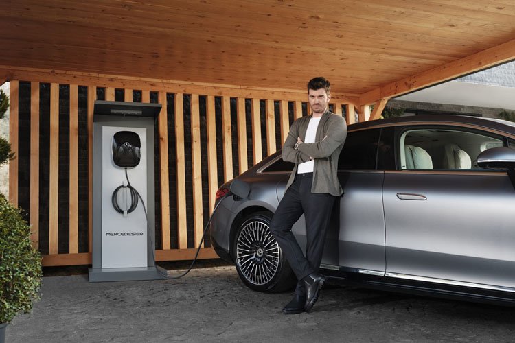 Mercedes-EQ-Kıvanç Tatlıtuğ-