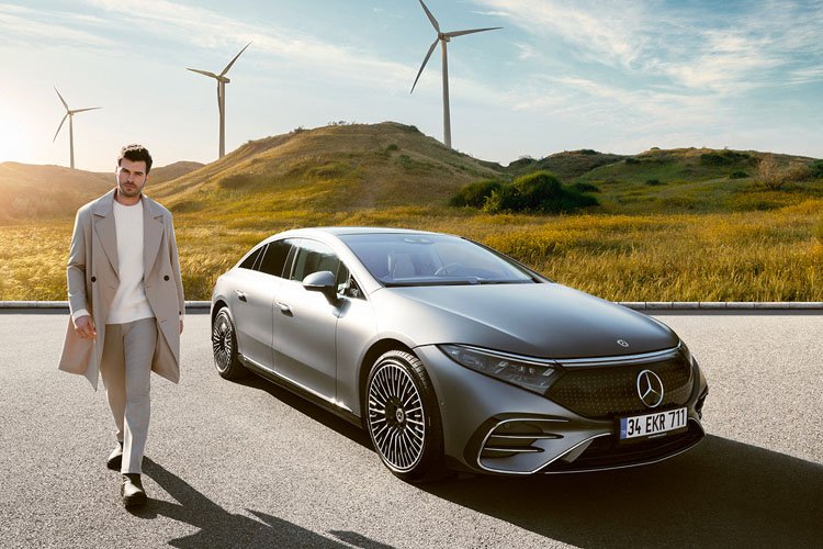 Mercedes-EQ-Kıvanç Tatlıtuğ