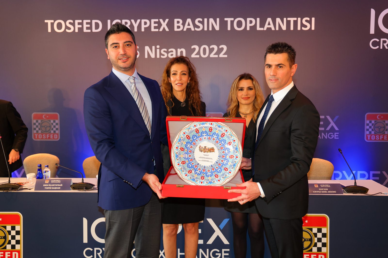 TOSFED Başkanı Eren Üçlertoprağı, ICRYPEX CEO’su Gökalp İçer