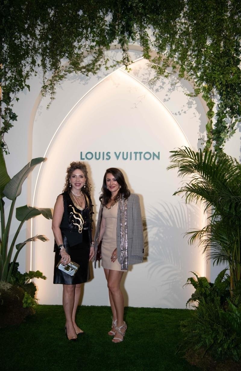 Aslı Ekşioğlu, Fatoş Altınbaş