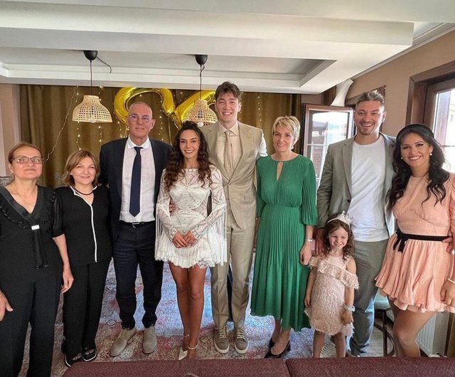 Ebru Şahin ile Cedi Osman aile