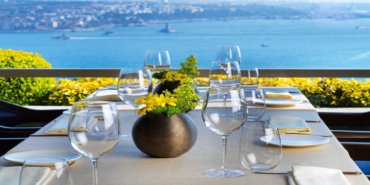 Izaka Terrace, yenilenen enerjisiyle yaza merhaba dedi