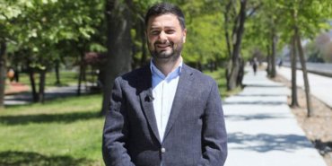 Mevlüt Öztekin seçim öncesi sözlerini yerine getiriyor