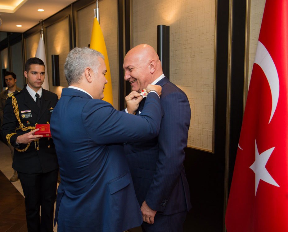 Yüksel Yıldırım, Ivan Duque