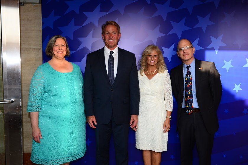 Cheryl-Jeff L. Flake, Daria Darnell,Jonathan Henick