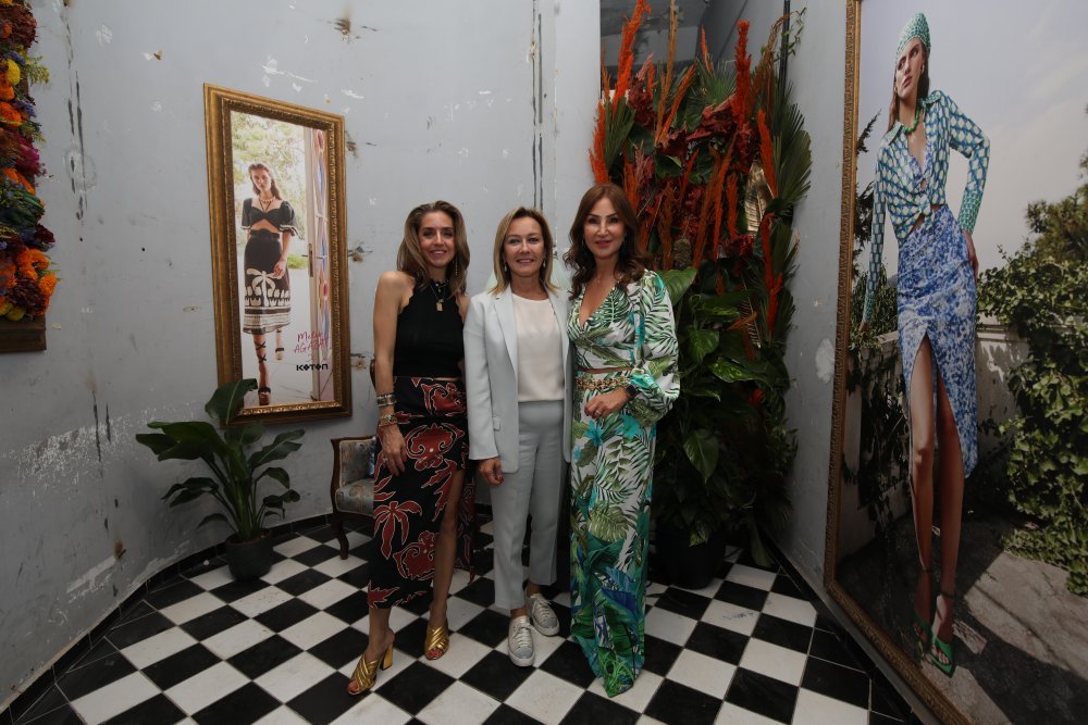 Melis Ağazat,Revna Demirören,Gülden Yılmaz