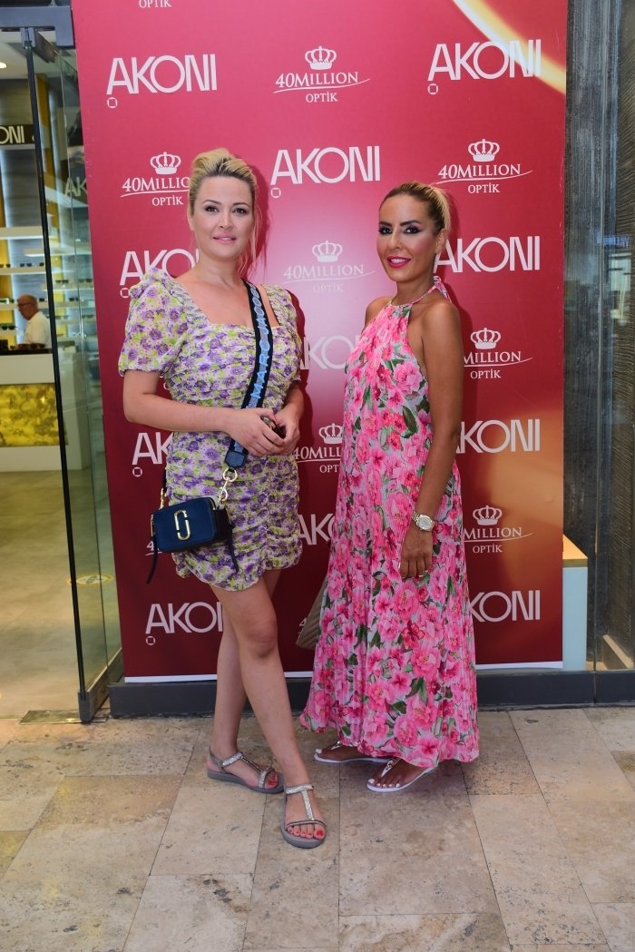 Işıl Açıkkar, Leyla Noyaner