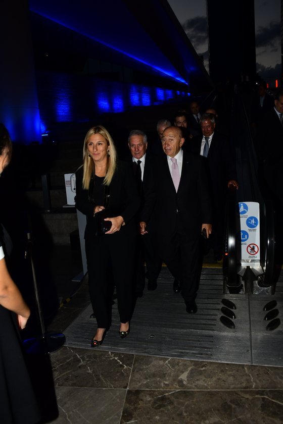 Ebru Özdemir,Nihat Özdemir,Aziz Yıldırım