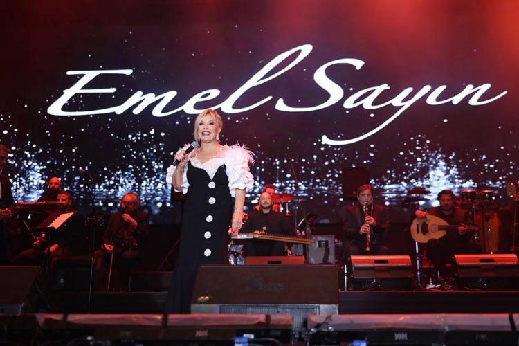 Emel Sayın