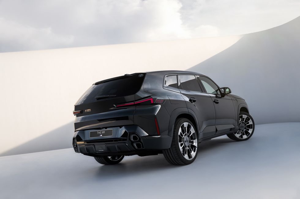 2023-Bmw XM-3
