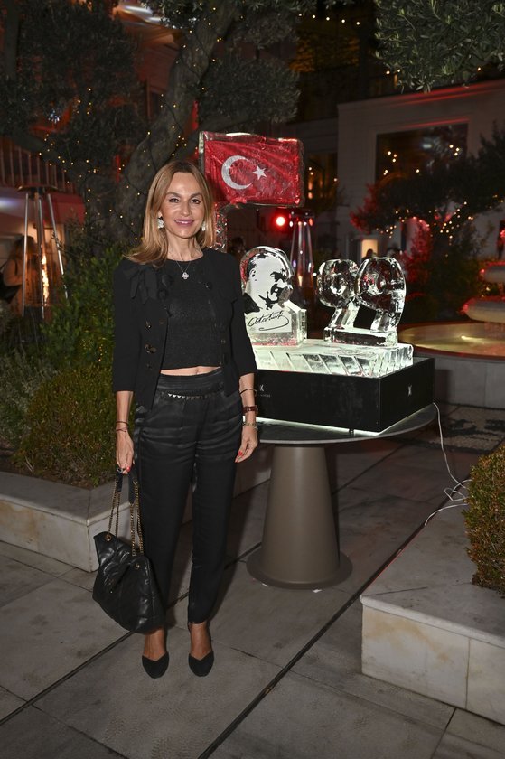 Arzu Kunt