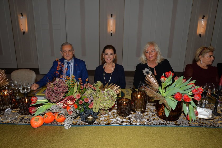 Devrim Erbil,Emine Özilhan