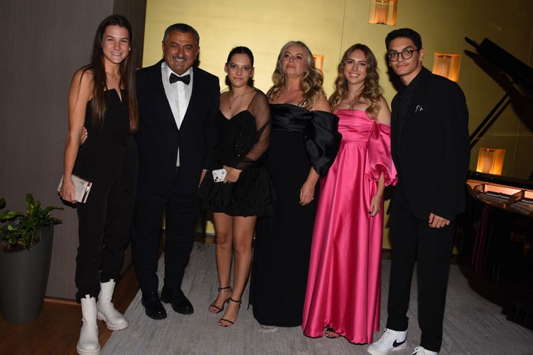 Nisa Bölükbaşı,Delfin Su Akkaya,Fatoş Akkaya,Deniz Akkaya,Yunus Can Akkaya