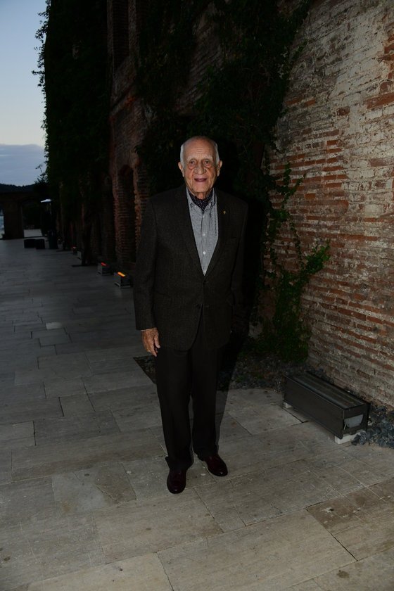 İnan Kıraç
