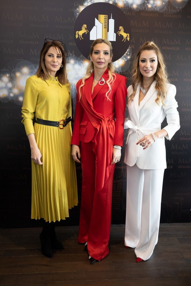 Hande Kazanova,Merve Mermer,Yağmur Kalyoncu