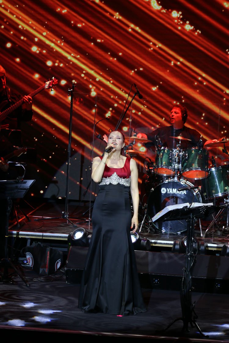 Candan Erçetin