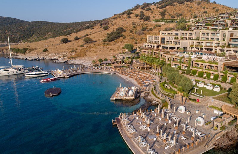 Caresse a Luxury Collection Resort & Spa