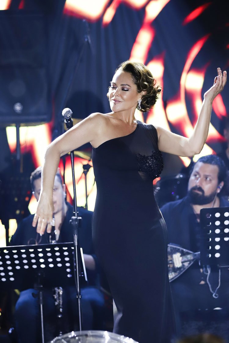Hülya Avşar