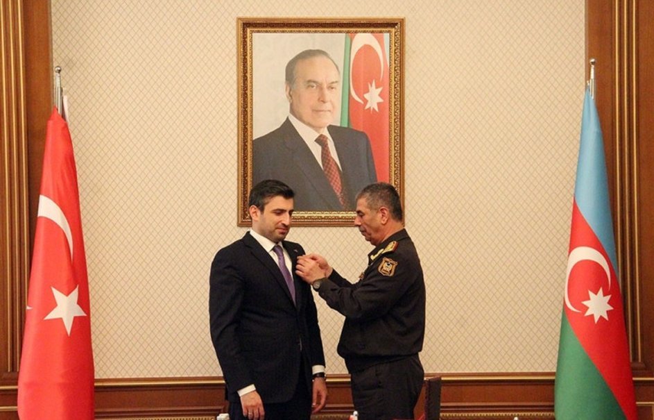 Selçuk Bayraktar,Zakir Hasanov