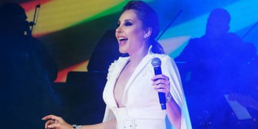 Funda Arar, sezona Harbiye'de merhaba dedi