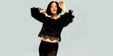 Nazan Öncel kült şarkıları ile Moda Kayıkhane’de
