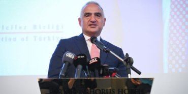 Bakan Ersoy'dan 2023'te 60 milyon turist 56 milyar dolar turizm geliri hedefi