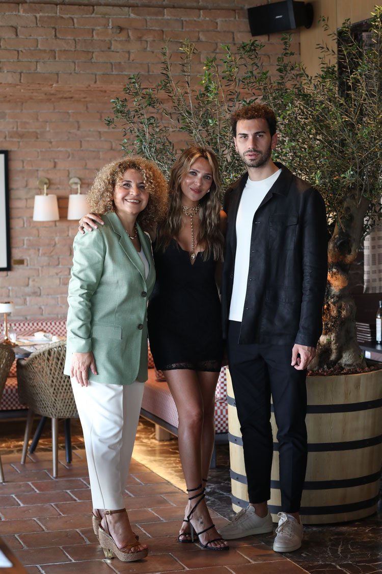 Zehra Işık,Yasemin Öğün,Emre Işık