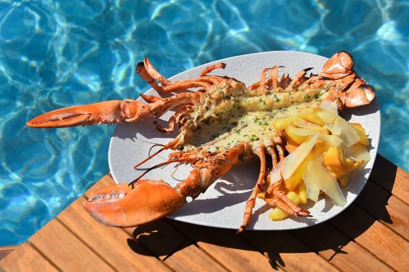 PINSKY Beach Restaurant