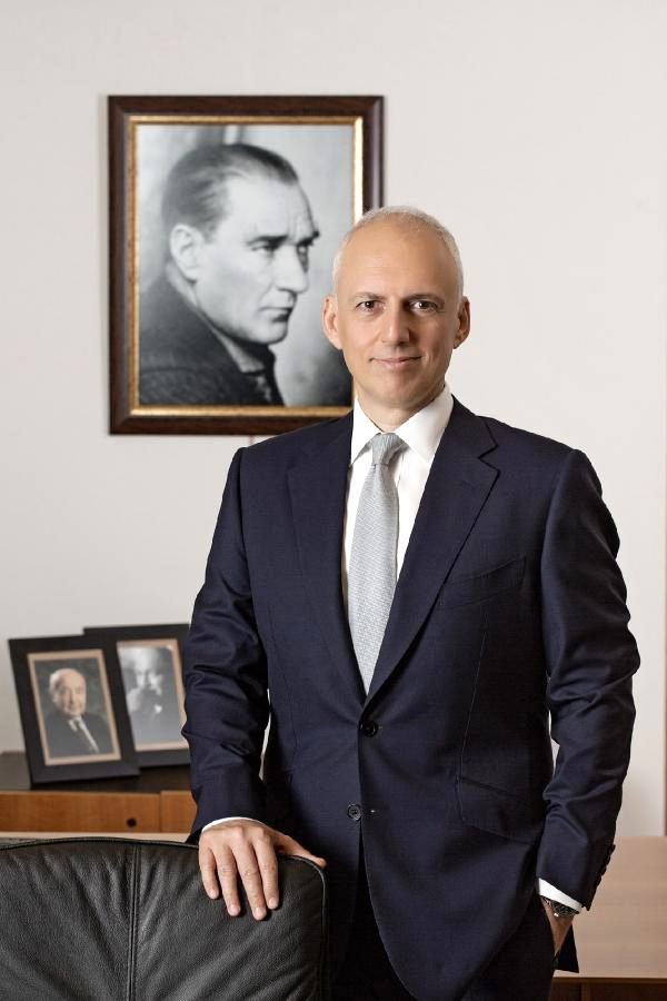 Yapı Kredi Üst Yöneticisi (CEO) Gökhan Erün