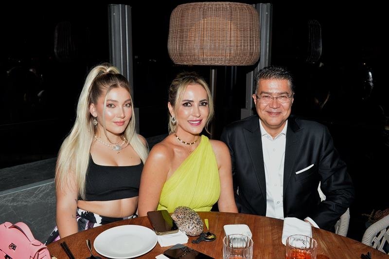 Defne Tiftik,Yelda Tiftik,Hakan Tiftik