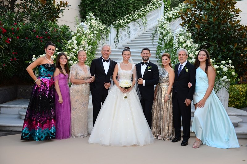 Fatoş Altınbaş,Ayşe Naz Sarıgül,Tülay-Tamer Mungan,Sumru Mungan-Serdar Altınbaş,Muhlet Altınbaş,Ali Altınbaş,Azra Sarıgül