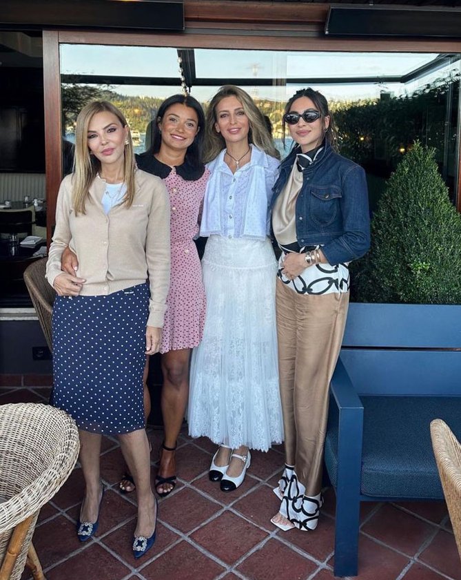 Feryal Gülman, Beyza Uyanoğlu,Aysun Kaya, Burcu Ersöz