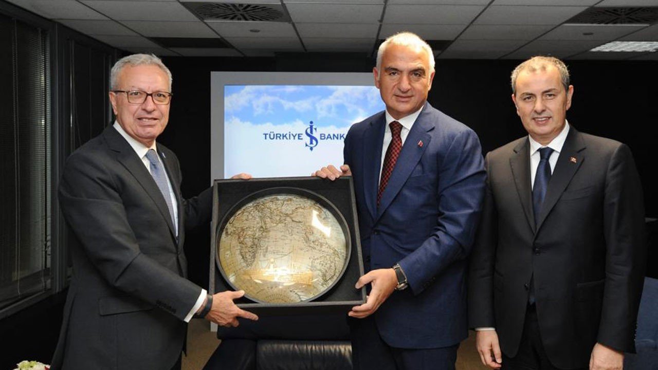 İş Bankası Yönetim Kurulu Başkanı Adnan Bali,Mehmet Nuri Ersoy,İş Bankası Genel Müdürü Hakan Aran