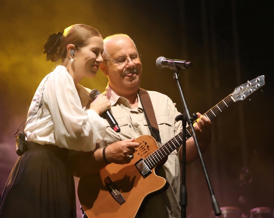 Zuhal Olcay, Bülent Ortaçgil1