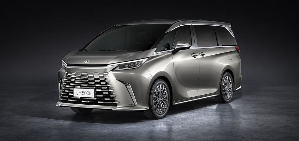 2024 Lexus LM