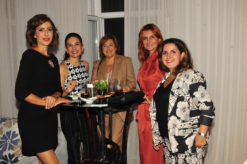 Evin Tümay,Dilara Koçak,Jaklin Güner,Füsun Kuran,Zeynephan Gemicioğlu