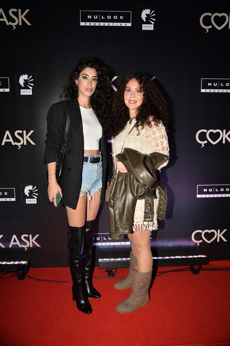 Hande Özen, Begüm Çağa Taşkın