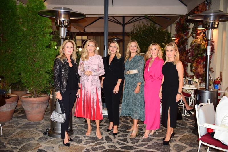 Necla Aksoy, Arzu Sabancı, Fatoş Mildon, Yonca Gürol, Neşe Gönül, Beste Yurttaş