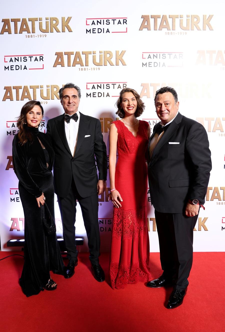 Şöhret-Mahmut Karamahmutoğlu, Ayşe Esmeli-Saner Ayar